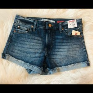 Jean shorts / unworn / size 7/28 / casual / mid rise